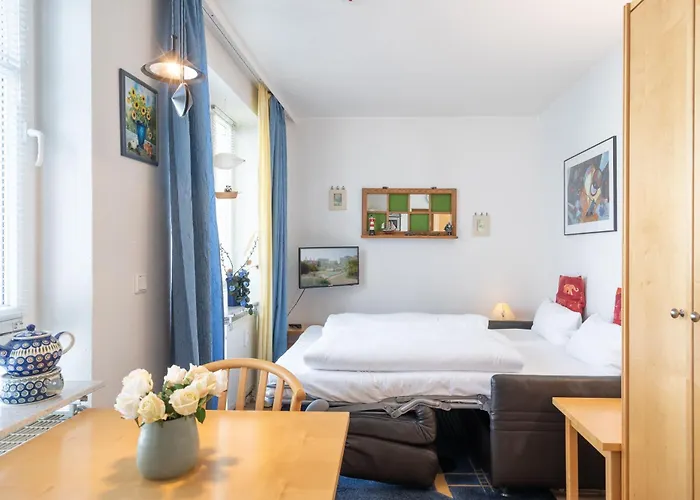 651, Seepark Apartment *